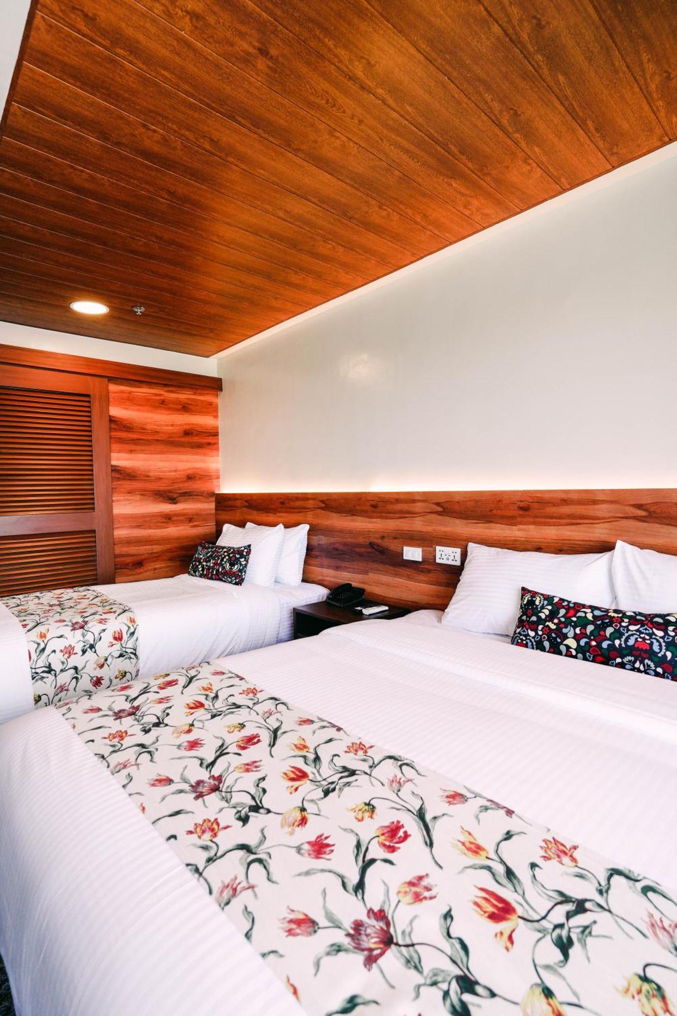 Hotel Kimberly Tagaytay Tagaytay City Bagian luar foto